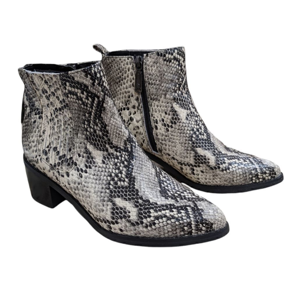 Blondo Elvina Waterproof Women's Natural Snake Ankle Bootie Size 7.5M B5768-236